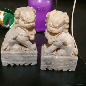 Elegant Marble Foo Dog Statues - Cream and Gray